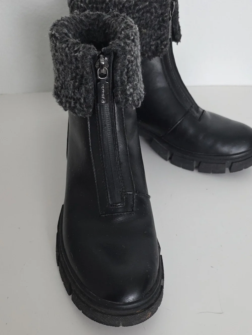 Blondo Leather Black Ankle Boots with Knit Cuff 8.5